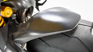 Ducati Panigale V4 Bagnaia 2023 World Champion Replica (2024)  (19)