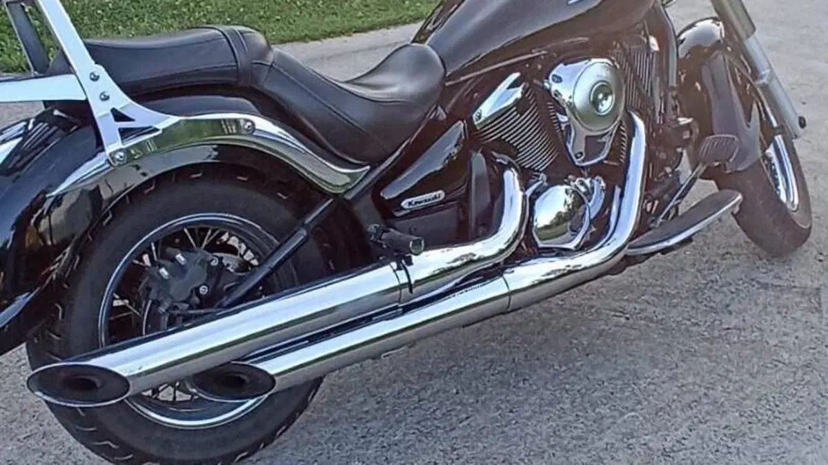 Kawasaki Vulcan VN 900 Classic (2006 - 10)  (2)