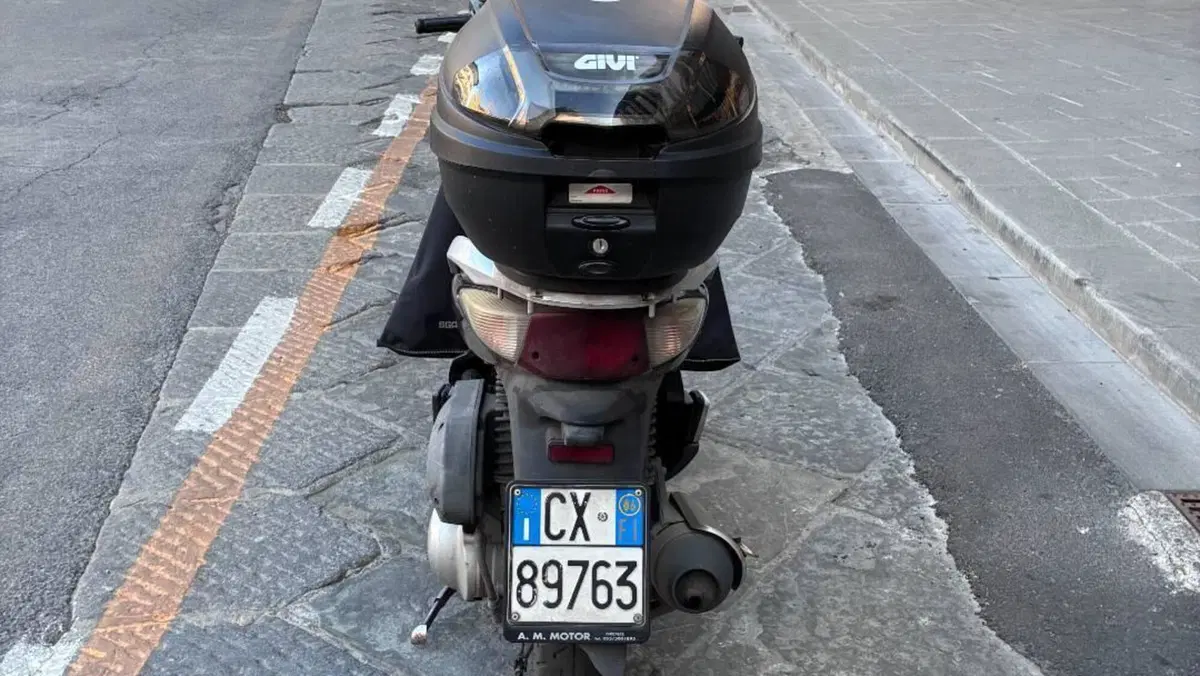 Honda SH 150 (2000 - 06)  (2)