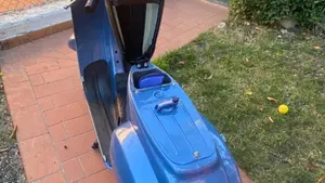 Piaggio Vespa 50 Special  (2)