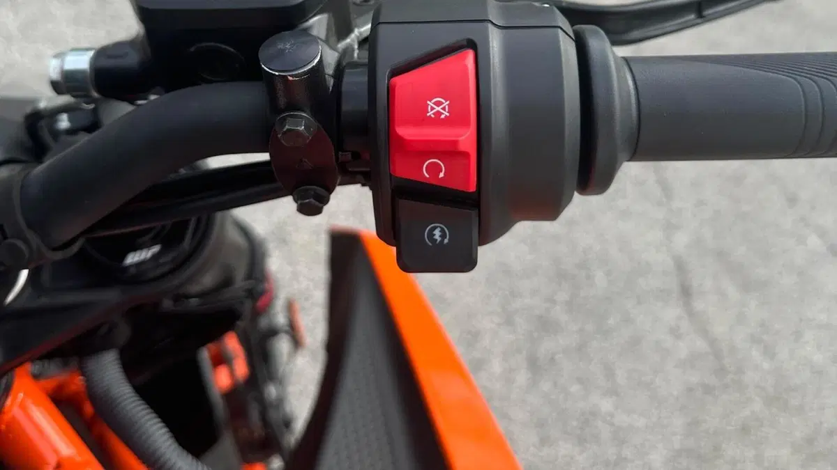KTM 390 Duke (2026)  (6)