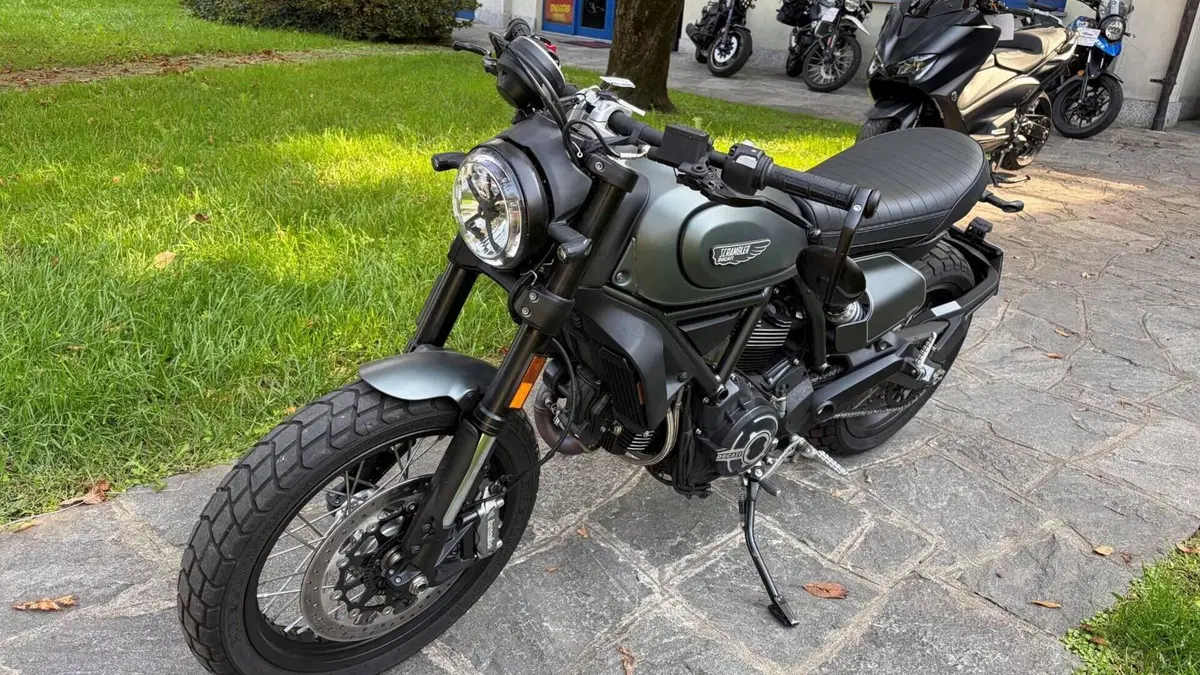 Ducati Scrambler 800 Night Shift (2021 - 22)  (2)
