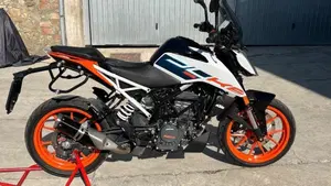 KTM 125 Duke (2021 - 23)  (4)