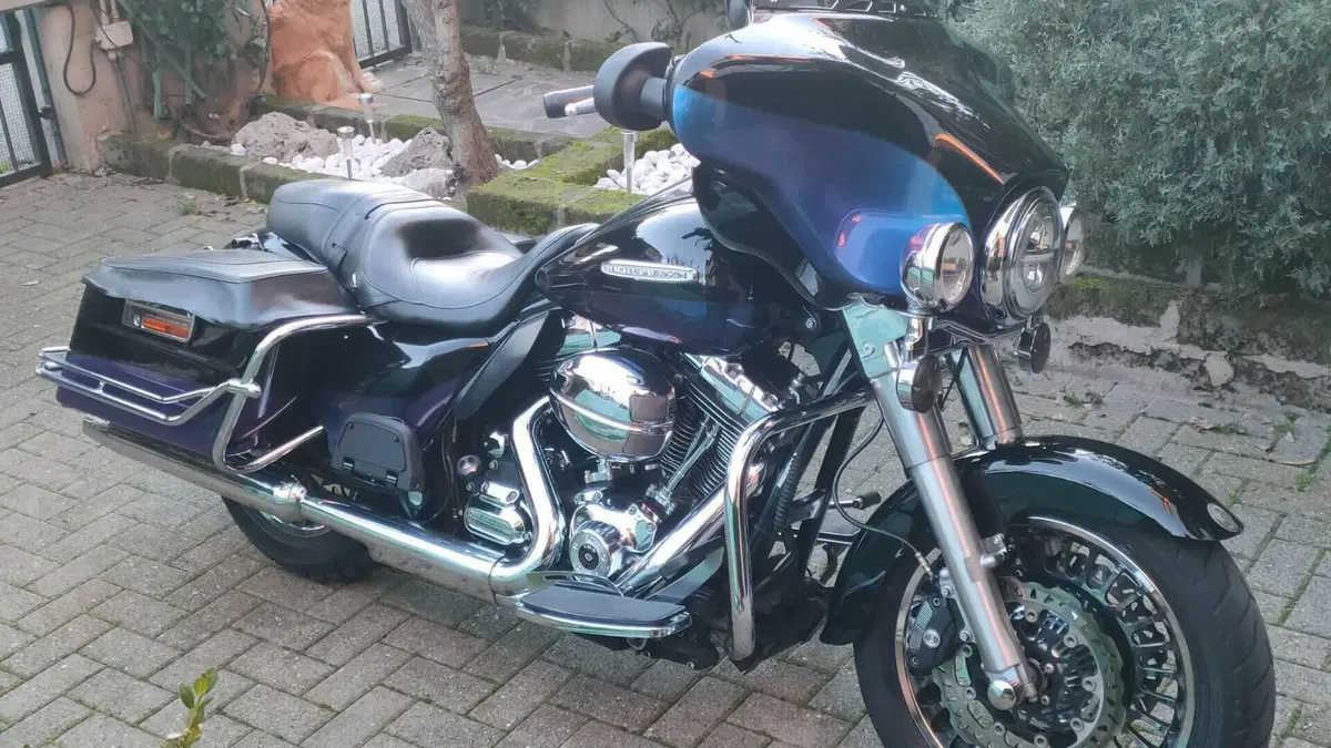 Harley-Davidson 1690 Electra Glide Ultra Limited (2010 - 13) - FLHTK  (2)