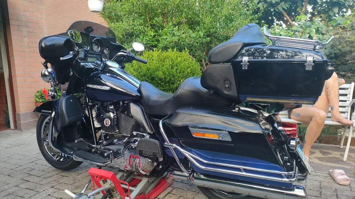 Harley-Davidson 1690 Electra Glide Ultra Limited (2010 - 13) - FLHTK  (4)