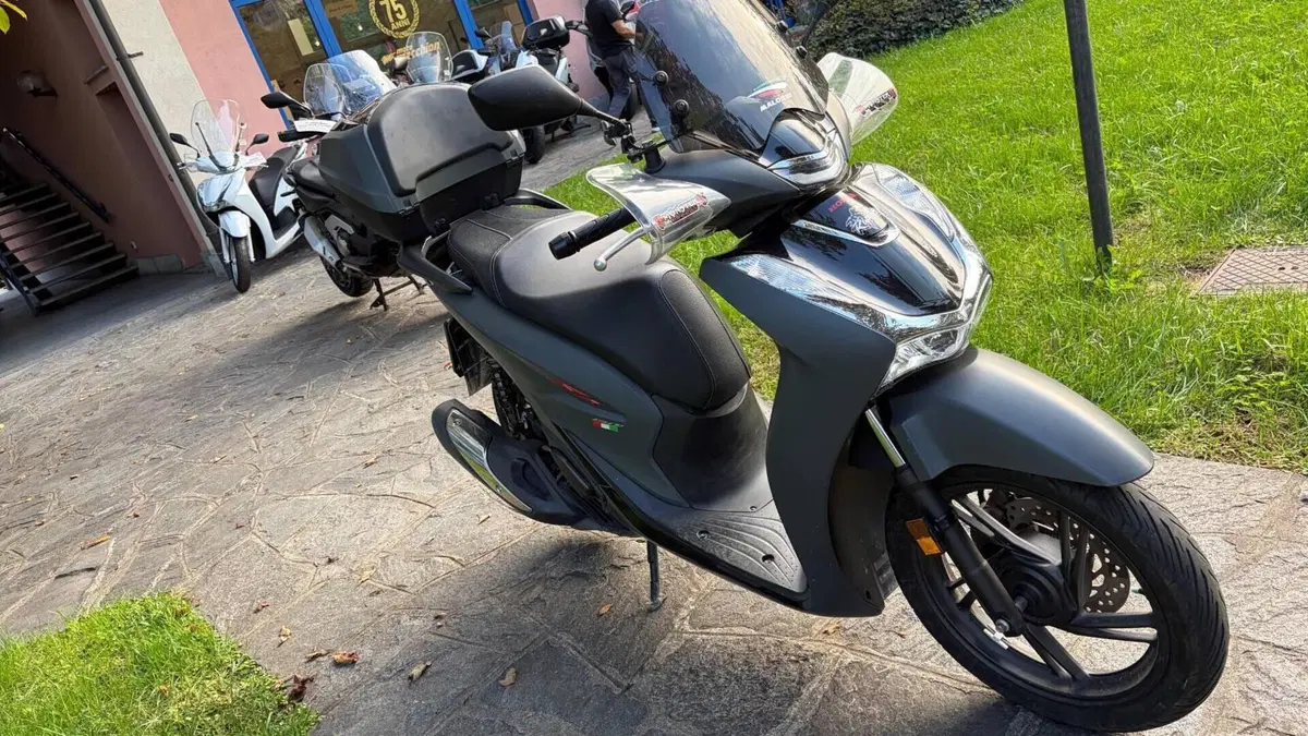 Honda SH 150i Sport (2022 - 23)  (4)