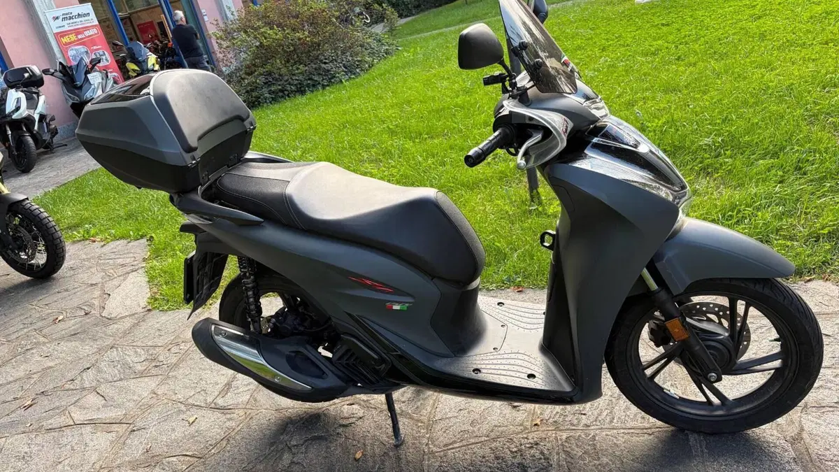 Honda SH 150i Sport (2022 - 23)  (5)