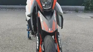 KTM 990 Supermoto R (2009 - 11)  (2)