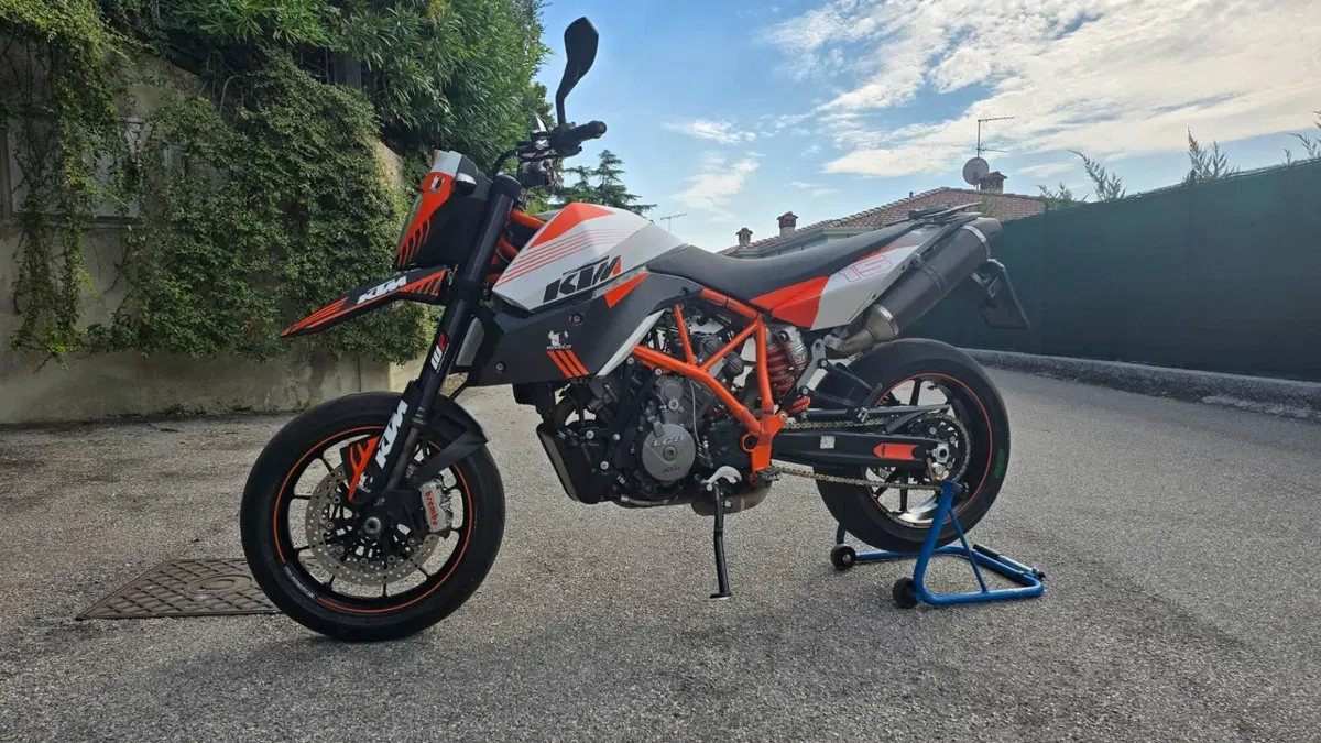 KTM 990 Supermoto R (2009 - 11)  (3)