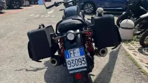 Moto Guzzi V7 Stone Special Edition (2022 - 25)  (2)