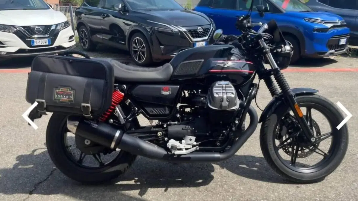 Moto Guzzi V7 Stone Special Edition (2022 - 25)  (6)