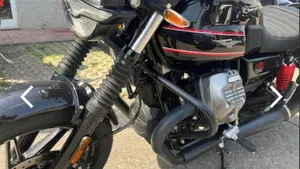 Moto Guzzi V7 Stone Special Edition (2022 - 25)  (7)