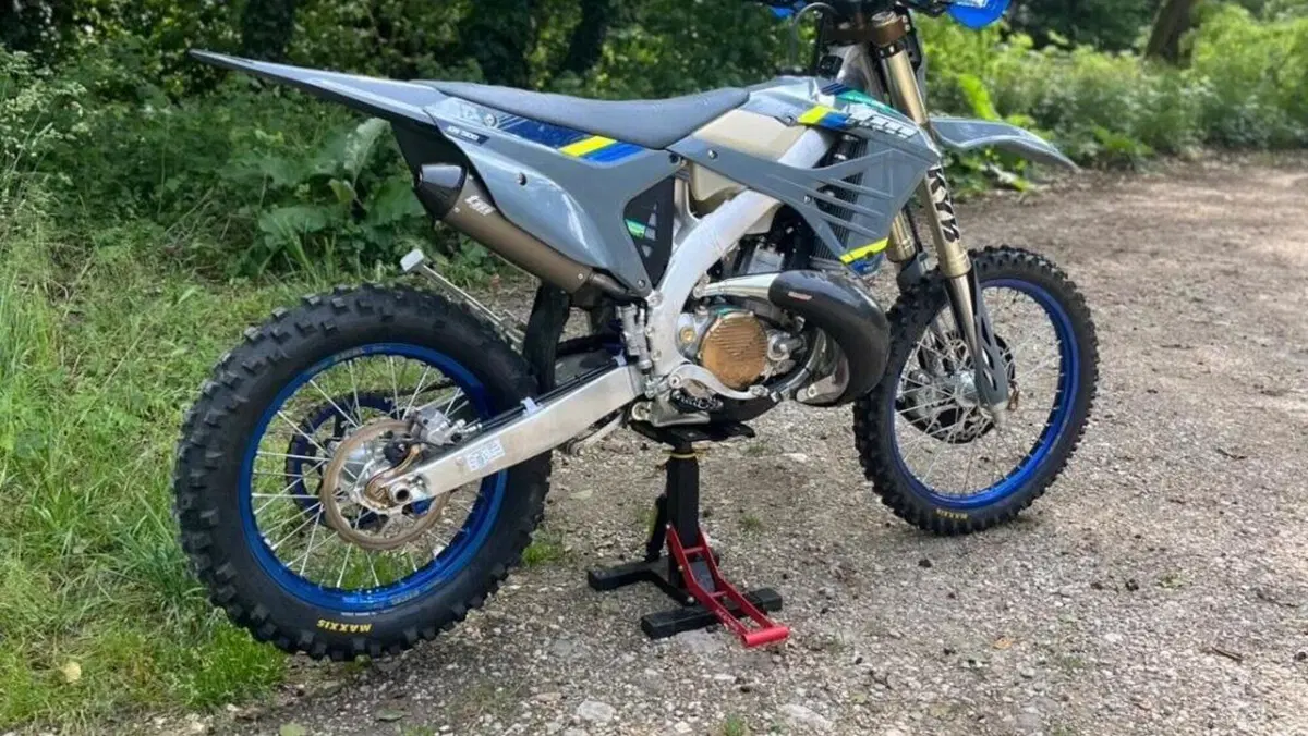 Tm Moto EN 300 Fi ES 2T TM Corse (2026)  (4)