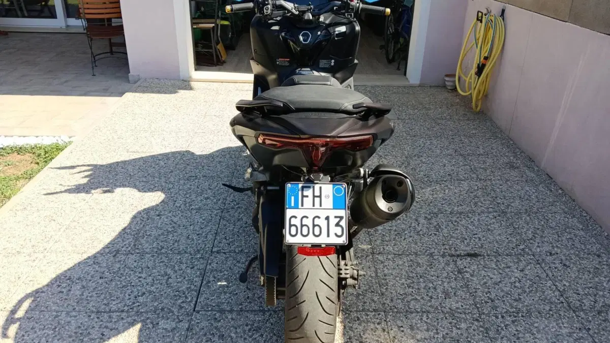 Yamaha T-Max 560 Tech Max (2022 - 24)  (3)