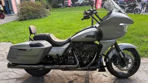 Harley-Davidson CVO Road Glide (2023)  (5)