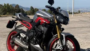 Triumph Street Triple 765 RX (2026) 