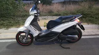 Piaggio Beverly 350 SportTouring ie ABS (2011 - 17) usata