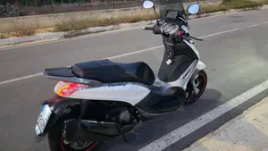 Piaggio Beverly 350 SportTouring ie ABS (2011 - 17)  (2)