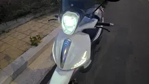 Piaggio Beverly 350 SportTouring ie ABS (2011 - 17)  (7)
