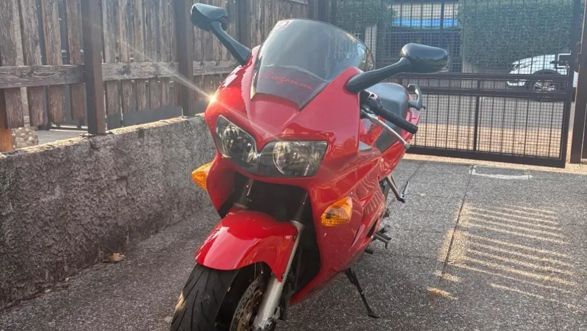 Honda VFR 800 (1998 - 01) 