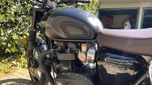 Triumph Bonneville T120 Black (2021 - 25)  (3)
