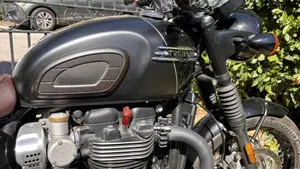 Triumph Bonneville T120 Black (2021 - 25)  (7)