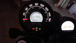 Royal Enfield HNTR 350 (2022 - 26) 