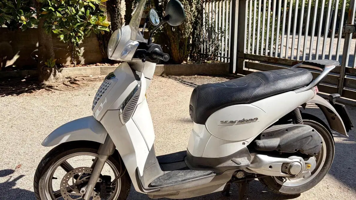 Aprilia Scarabeo 125 i.e. (2009 - 11)  (2)