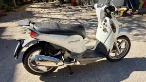 Aprilia Scarabeo 125 i.e. (2009 - 11)  (4)