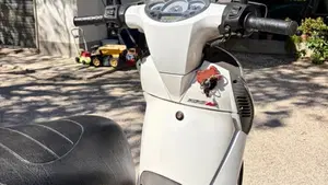 Aprilia Scarabeo 125 i.e. (2009 - 11)  (6)