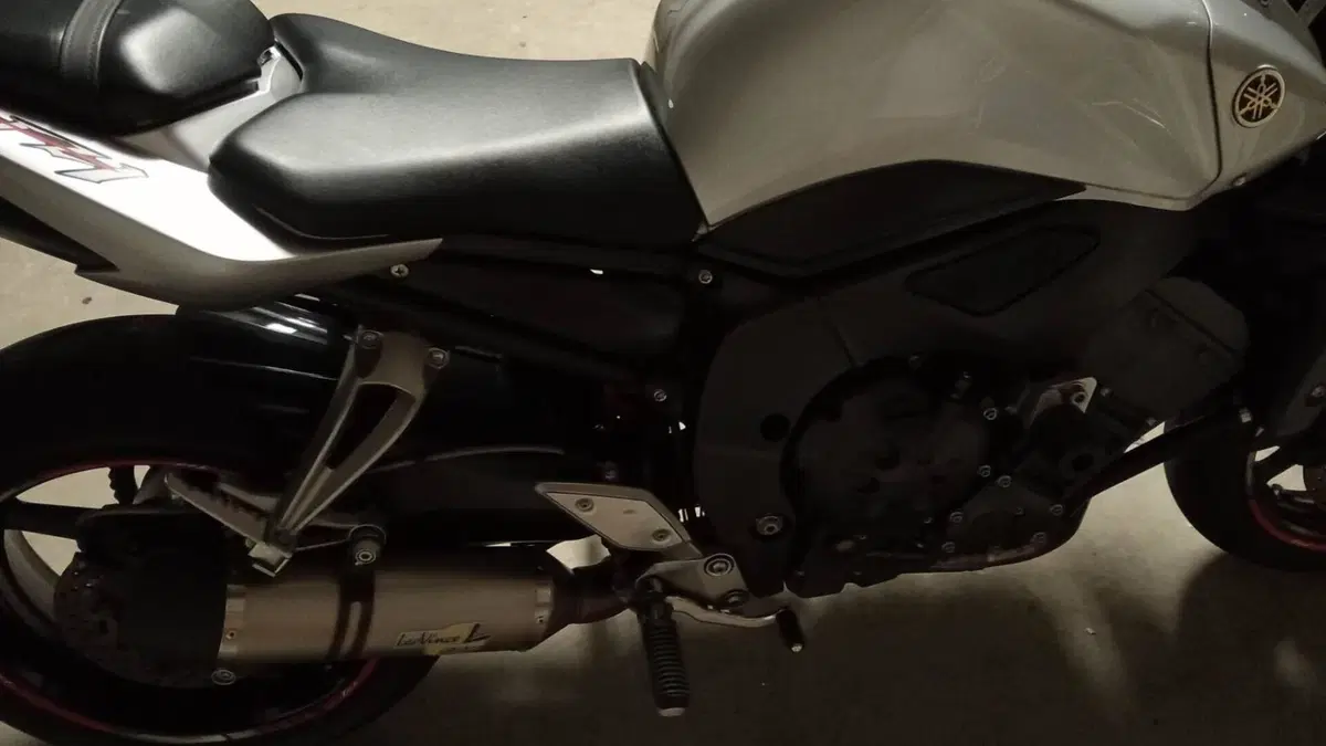 Yamaha FZ1 (2006 - 16)  (5)
