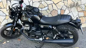 Moto Guzzi V7 Stone (2021 - 24)  (2)