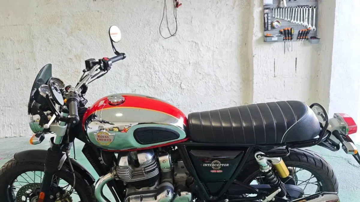 Royal Enfield Interceptor 650 (2021 - 26)  (2)