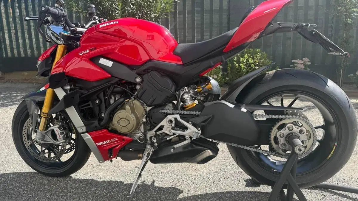 Ducati Streetfighter V4 1100 S (2021 - 22)  (2)