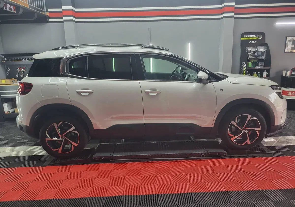 Citroen C5 Aircross Aircross Hybrid 225 E-EAT8 Shine (5)