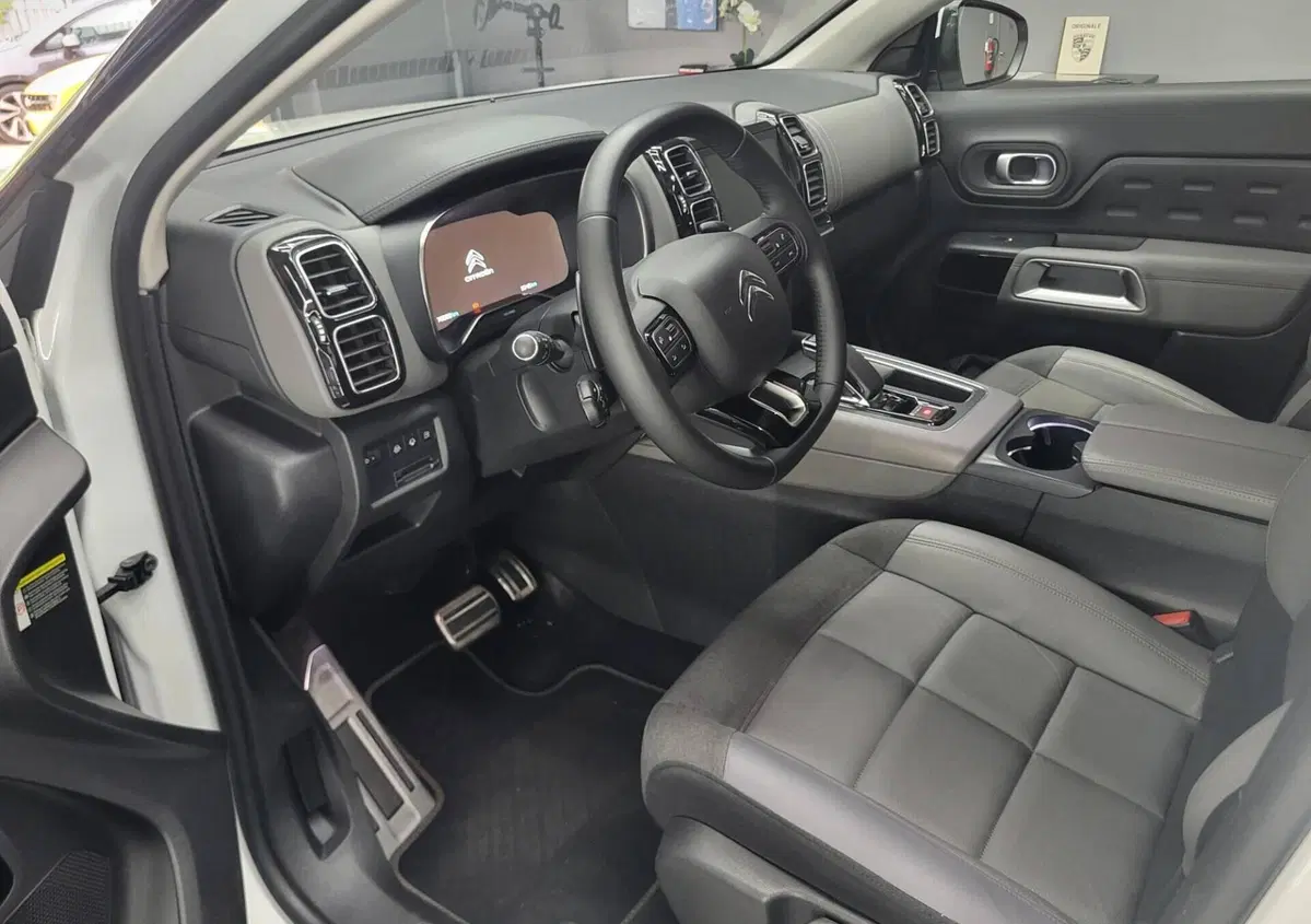 Citroen C5 Aircross Aircross Hybrid 225 E-EAT8 Shine (10)