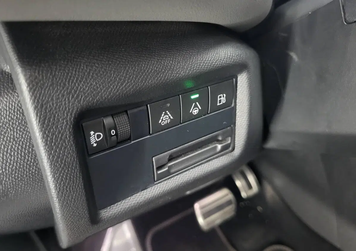 Citroen C5 Aircross Aircross Hybrid 225 E-EAT8 Shine (14)