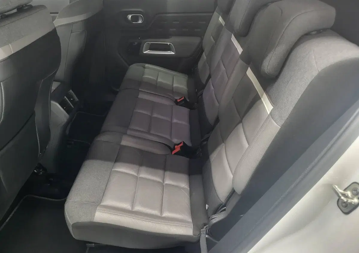 Citroen C5 Aircross Aircross Hybrid 225 E-EAT8 Shine (17)