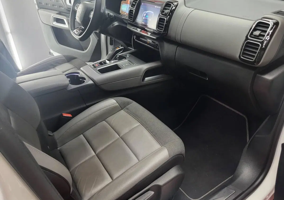 Citroen C5 Aircross Aircross Hybrid 225 E-EAT8 Shine (18)