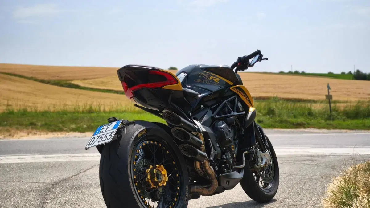 MV Agusta Dragster 800 RR SCS (2020)  (2)