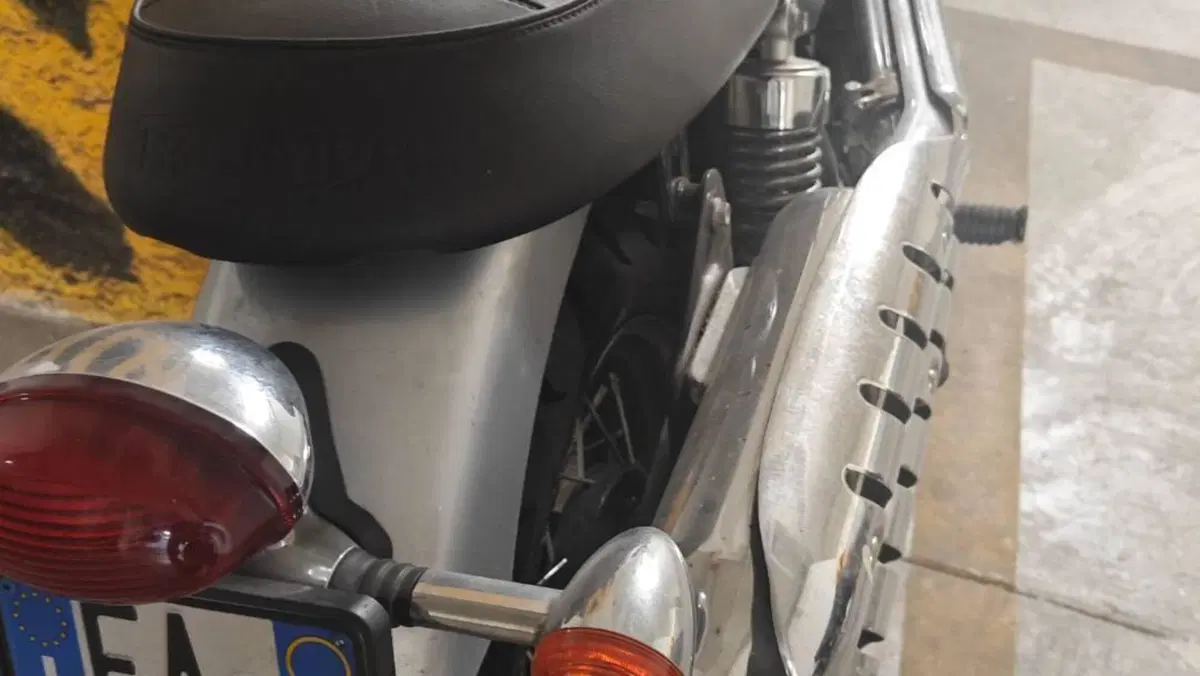 Triumph Scrambler (2006 - 17)  (2)