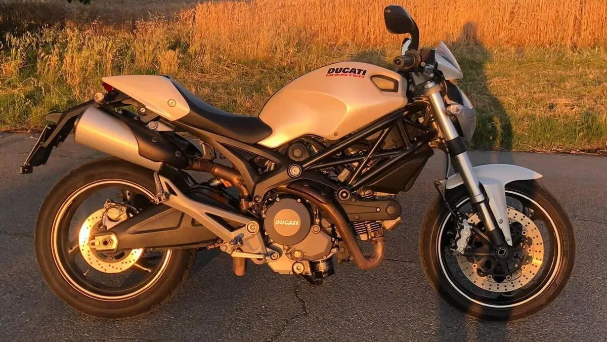 Ducati Monster 696 Plus (2007 - 14)  (4)
