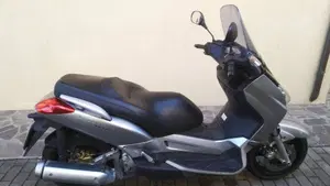 Yamaha X-Max 250 (2005 - 07)  (3)