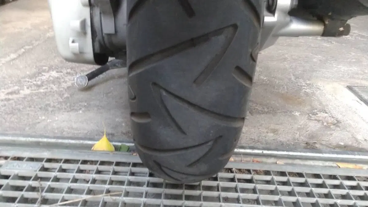 Yamaha X-Max 250 (2005 - 07)  (6)