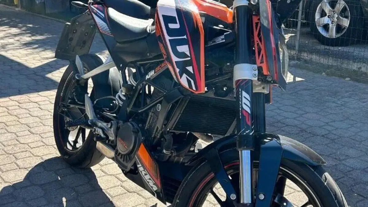 KTM 125 Duke (2010 - 2012)  (2)