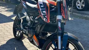 KTM 125 Duke (2010 - 2012)  (2)