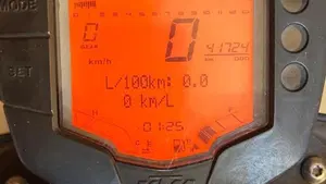 KTM 125 Duke (2010 - 2012)  (6)