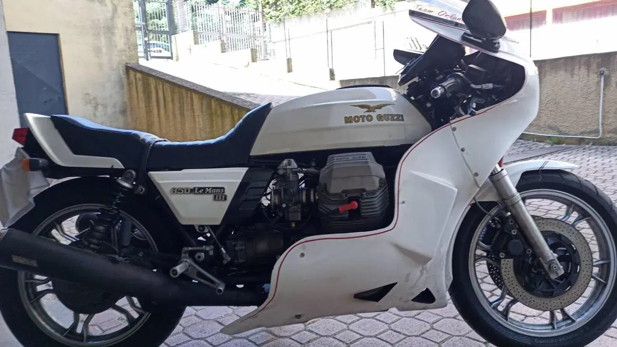 Moto Guzzi   (2)