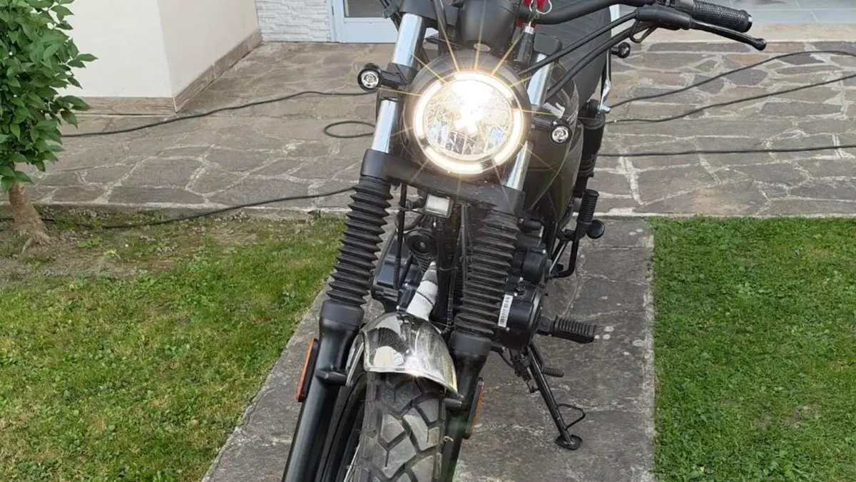 Brixton Motorcycles Cromwell 125 ABS (2021 - 26)  (3)
