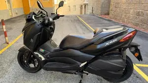 Yamaha X-Max 300 Roma Ed. MMXX (2020)  (2)